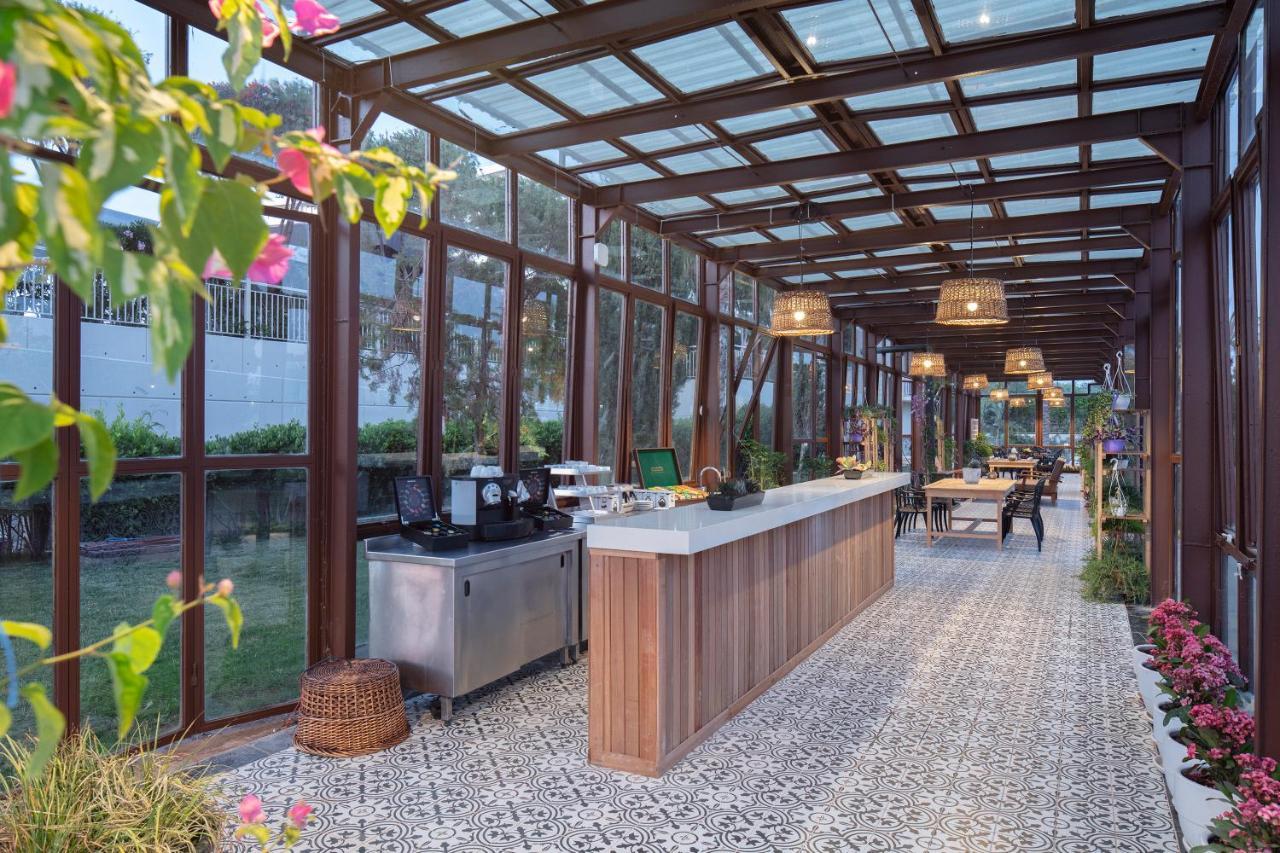 Nirvana Cosmopolitan Hotel - Convention & Sports Center Antalya Exterior photo